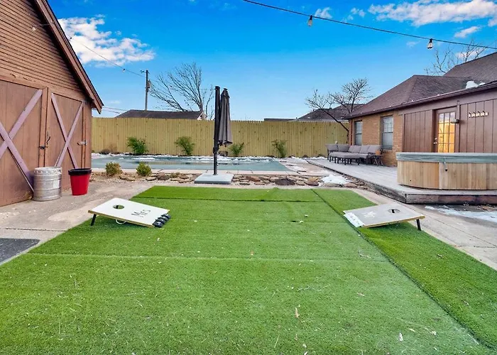 In-ground Pool, Hot Tub, Fire Pit, Massage Room! Holiday home