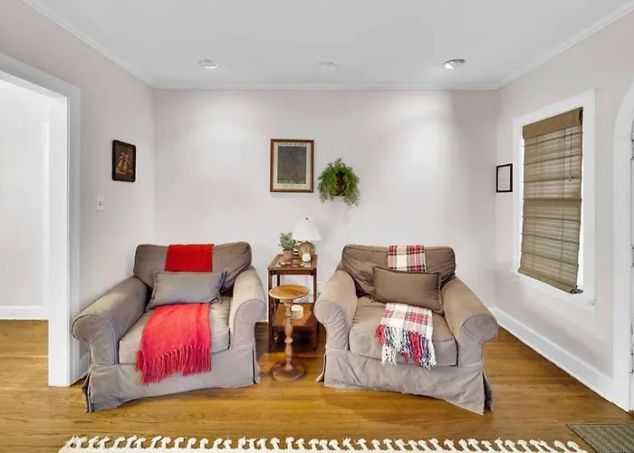 Holiday home In-ground Pool, Hot Tub, Fire Pit, Massage Room! *