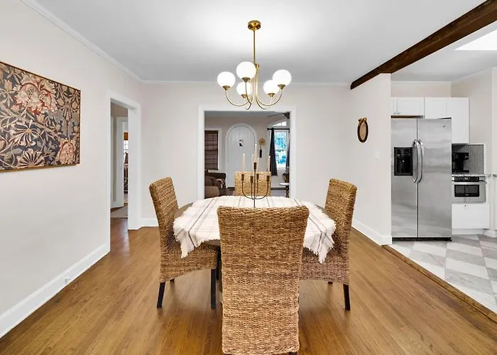 In-ground Pool, Hot Tub, Fire Pit, Massage Room! Holiday home *