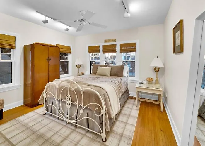 In-ground Pool, Hot Tub, Fire Pit, Massage Room! *