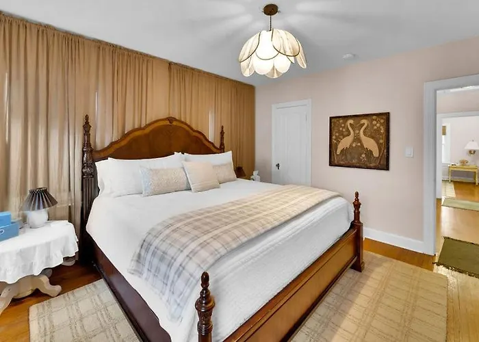 In-ground Pool, Hot Tub, Fire Pit, Massage Room! Holiday home