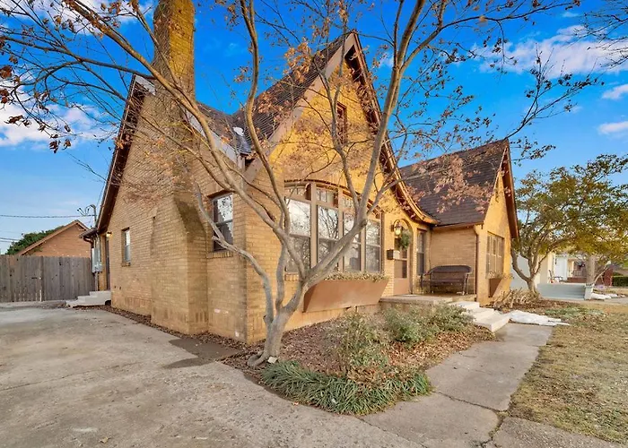 In-ground Pool, Hot Tub, Fire Pit, Massage Room! Holiday home *